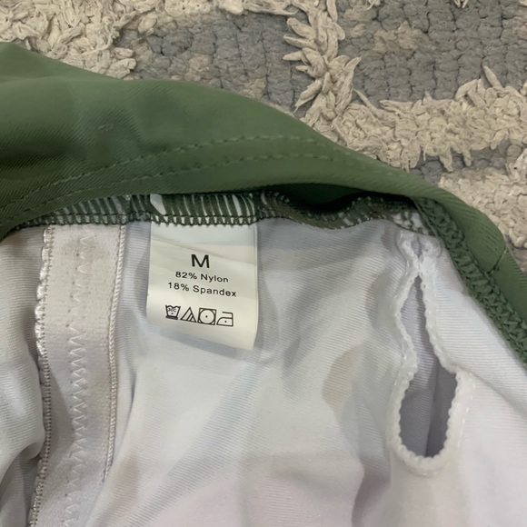 Cute Two Piece High Waisted Green Swim Suit Size M - Picture 11 of 12